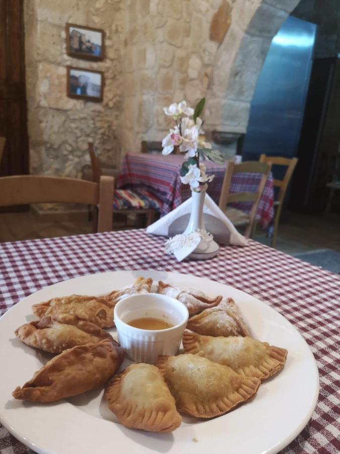 Hanna Koumi Boutique Hotel Kormakiti 외부 사진
